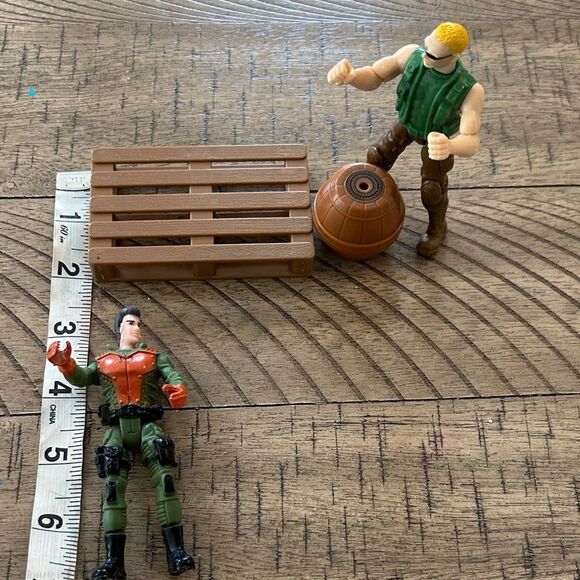 Bruder Bruhs 😎 😎 2 Action Figures w/ barrel & pallet - Picture 9 of 11